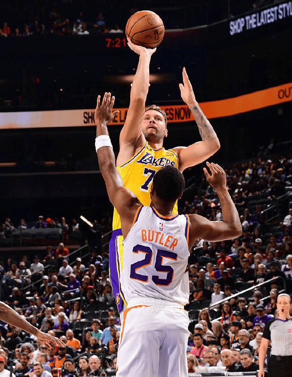 姆斯的率领, 表现强势 姆斯的率领, 表现强势